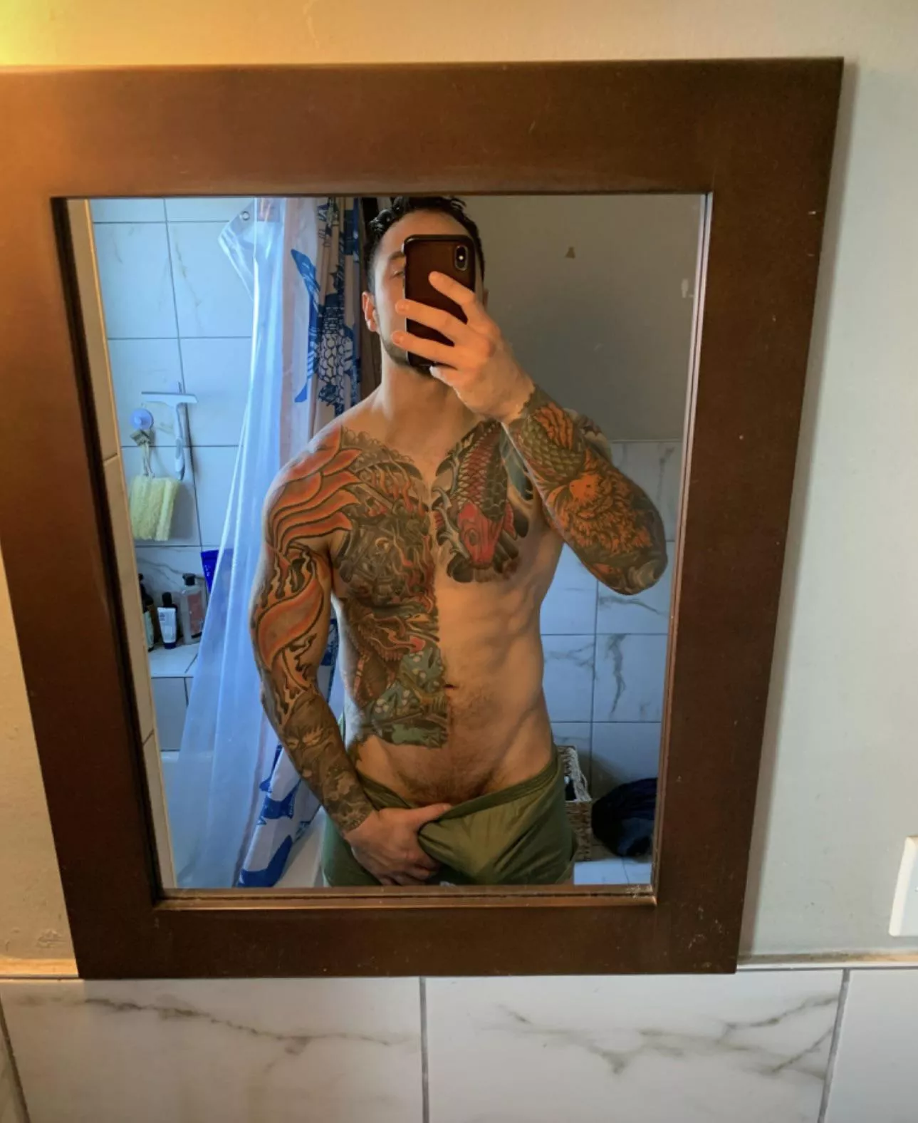 Who needs a hot tatted gy[m] rat bf?