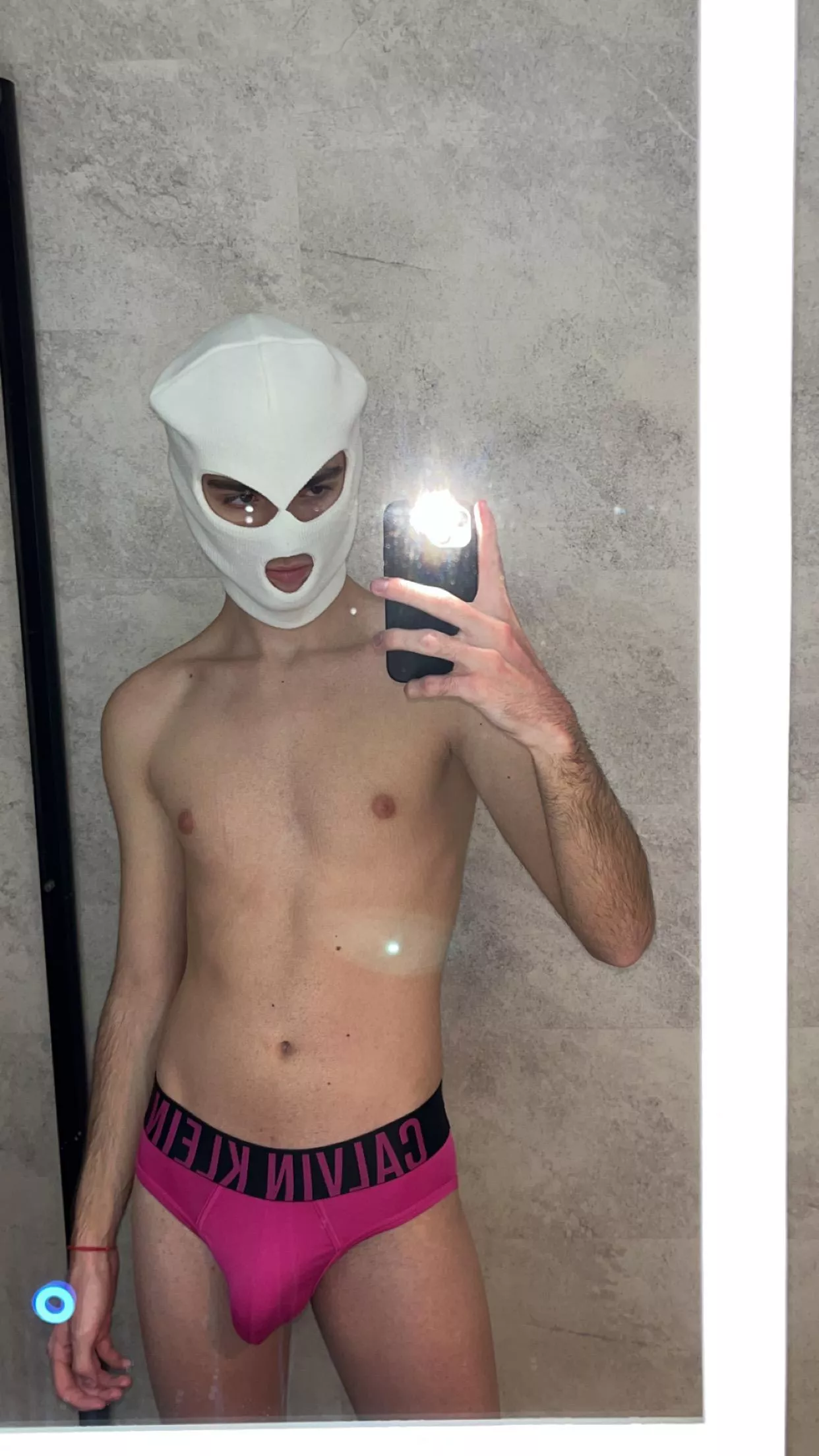 [18] wanna make me hard?