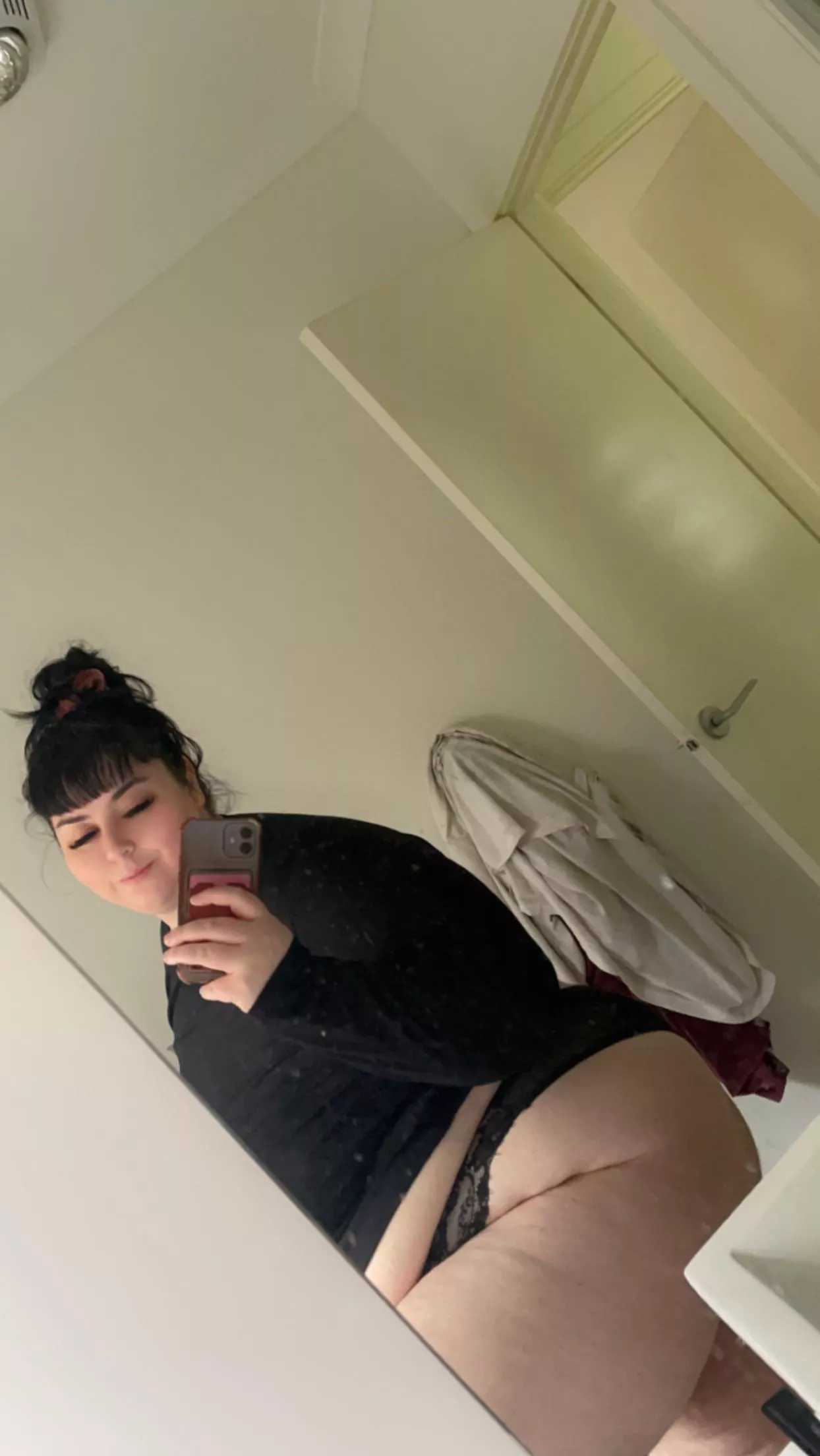 Anyone want to come shower with me? 💦