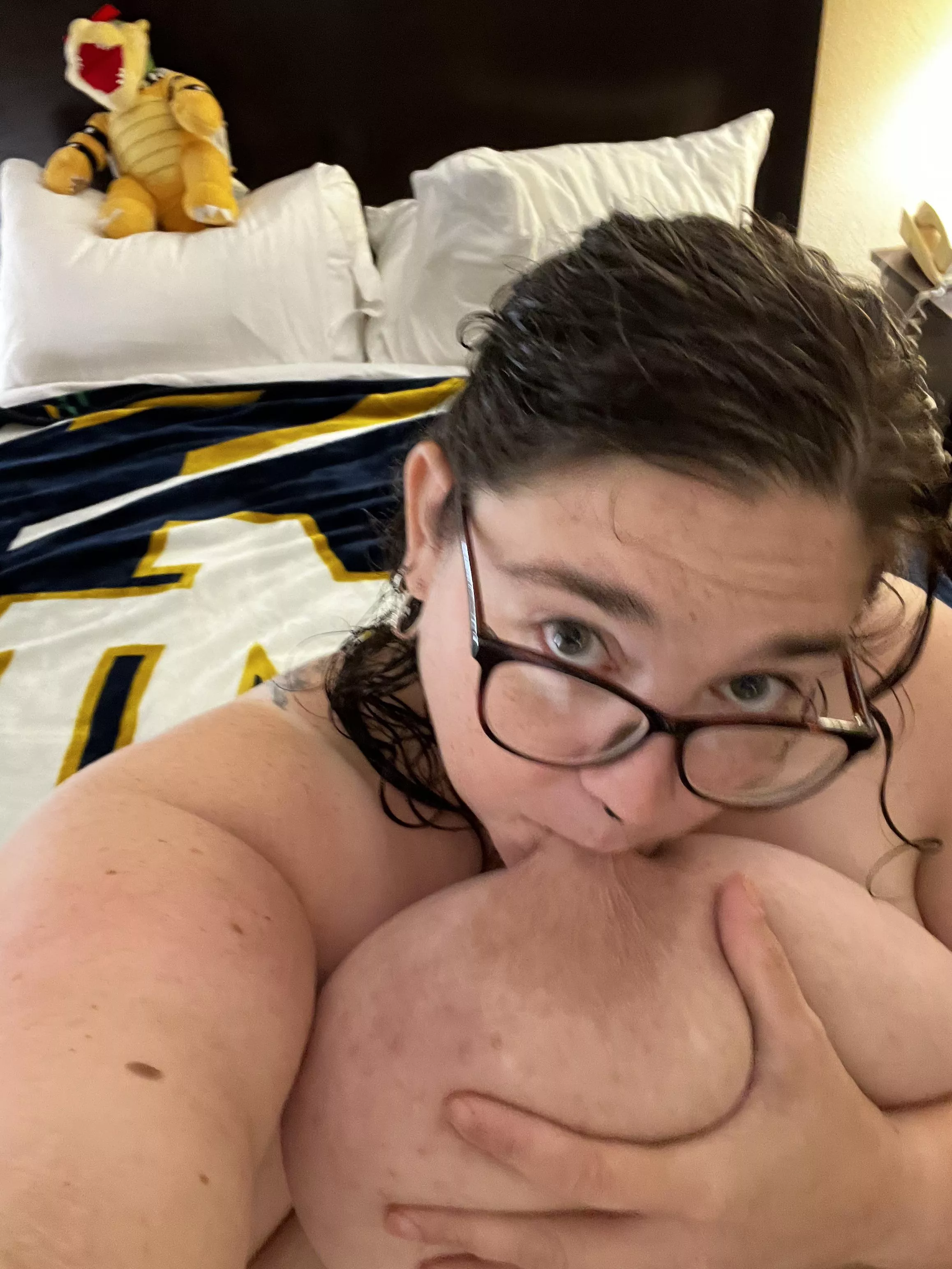 Hehe lets mess the bed up