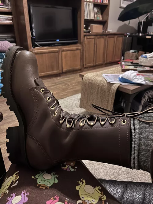 Nicked myself a new pair of Frank’s Patriot Loggers! Super super happy with them! Now to break them in.