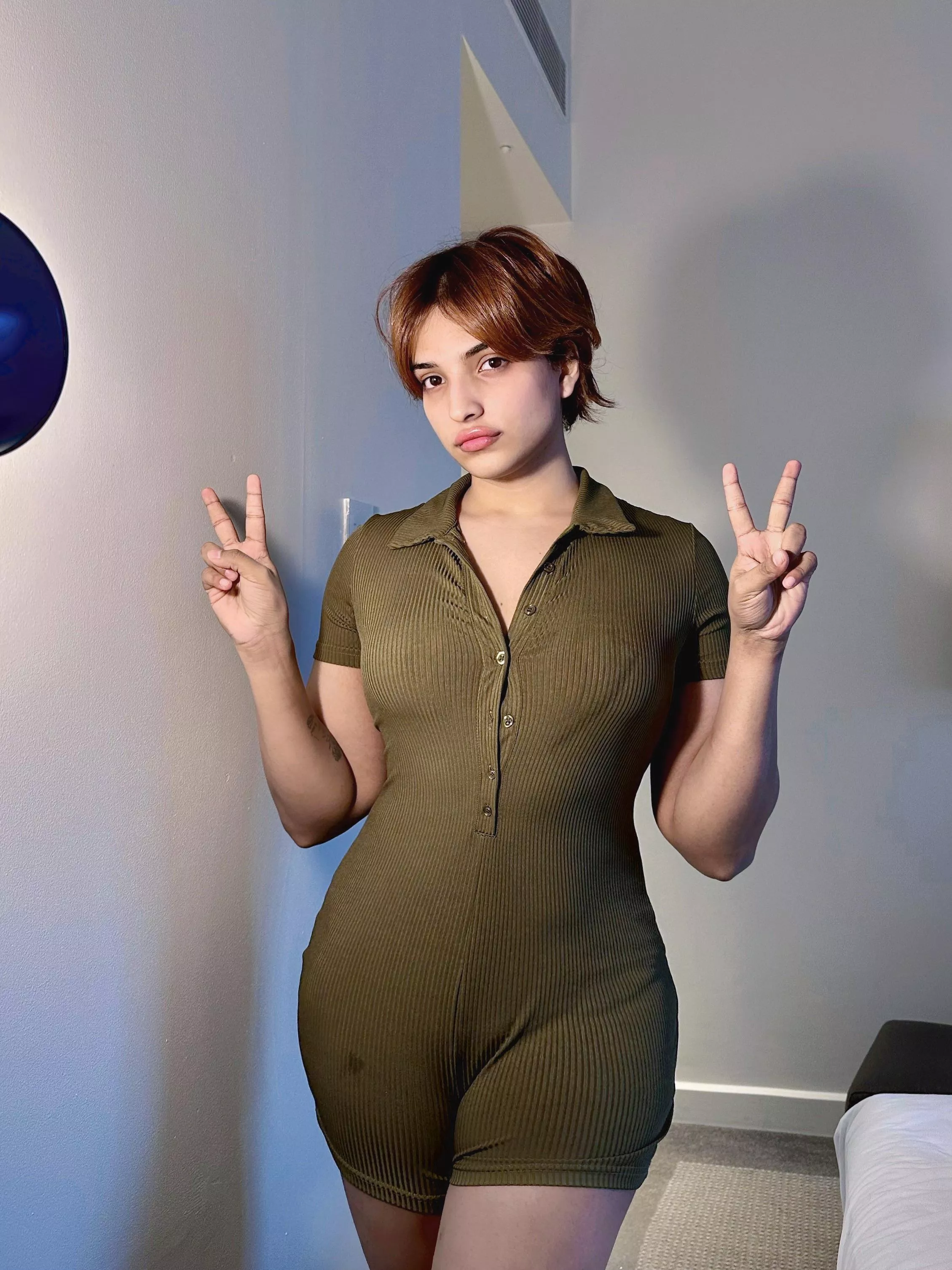 Trying to feel cute in my new haircut 🧚🏼‍♀️