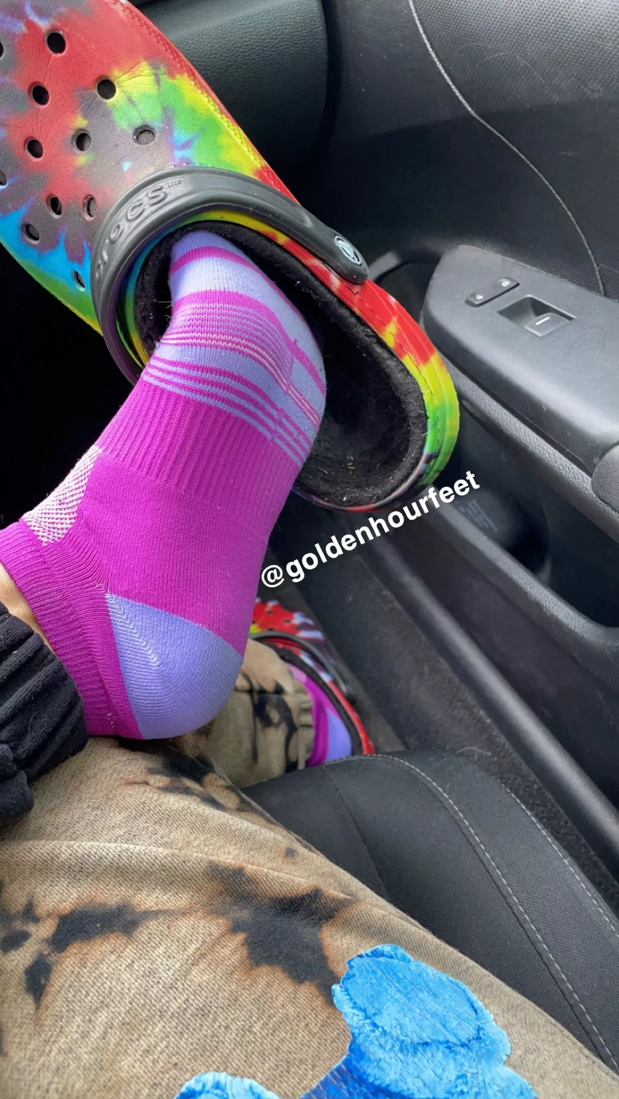 Wanna sniff inside my crocs?💖