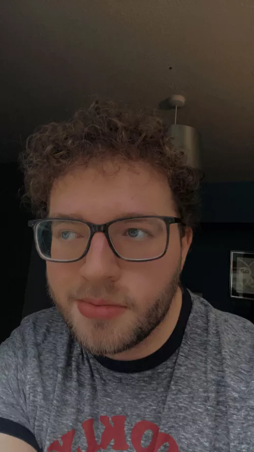 Anyone wanna find a game to play together? I’m on PC 👾