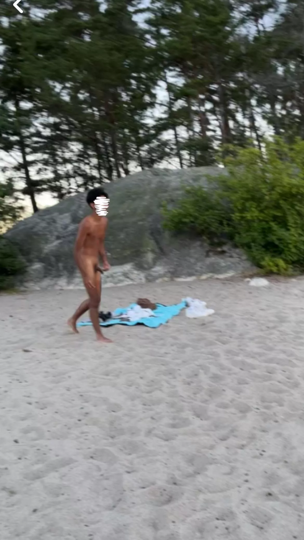 anyone wanna join the beach with me