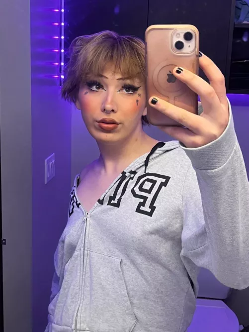 be honest... am i cute? 🥺