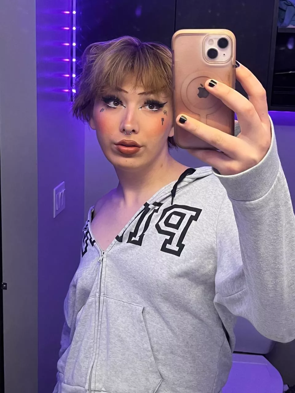 be honest... am i cute? 🥺