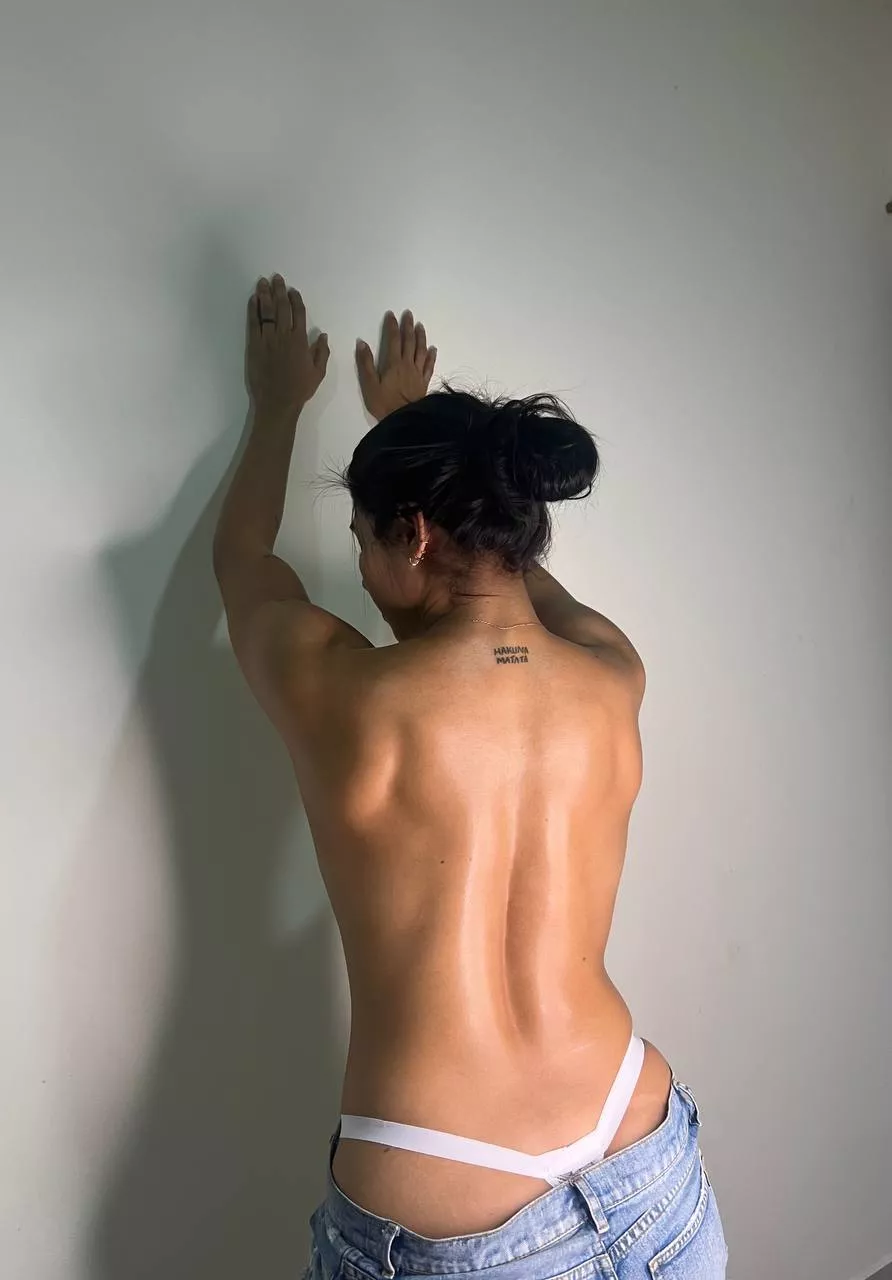 Do you like girls with strong muscles?