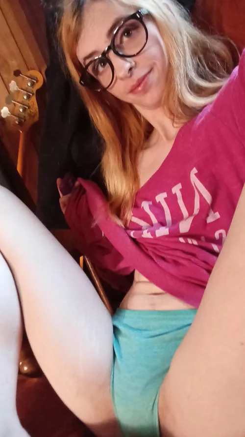 do you wanna see my kitty?