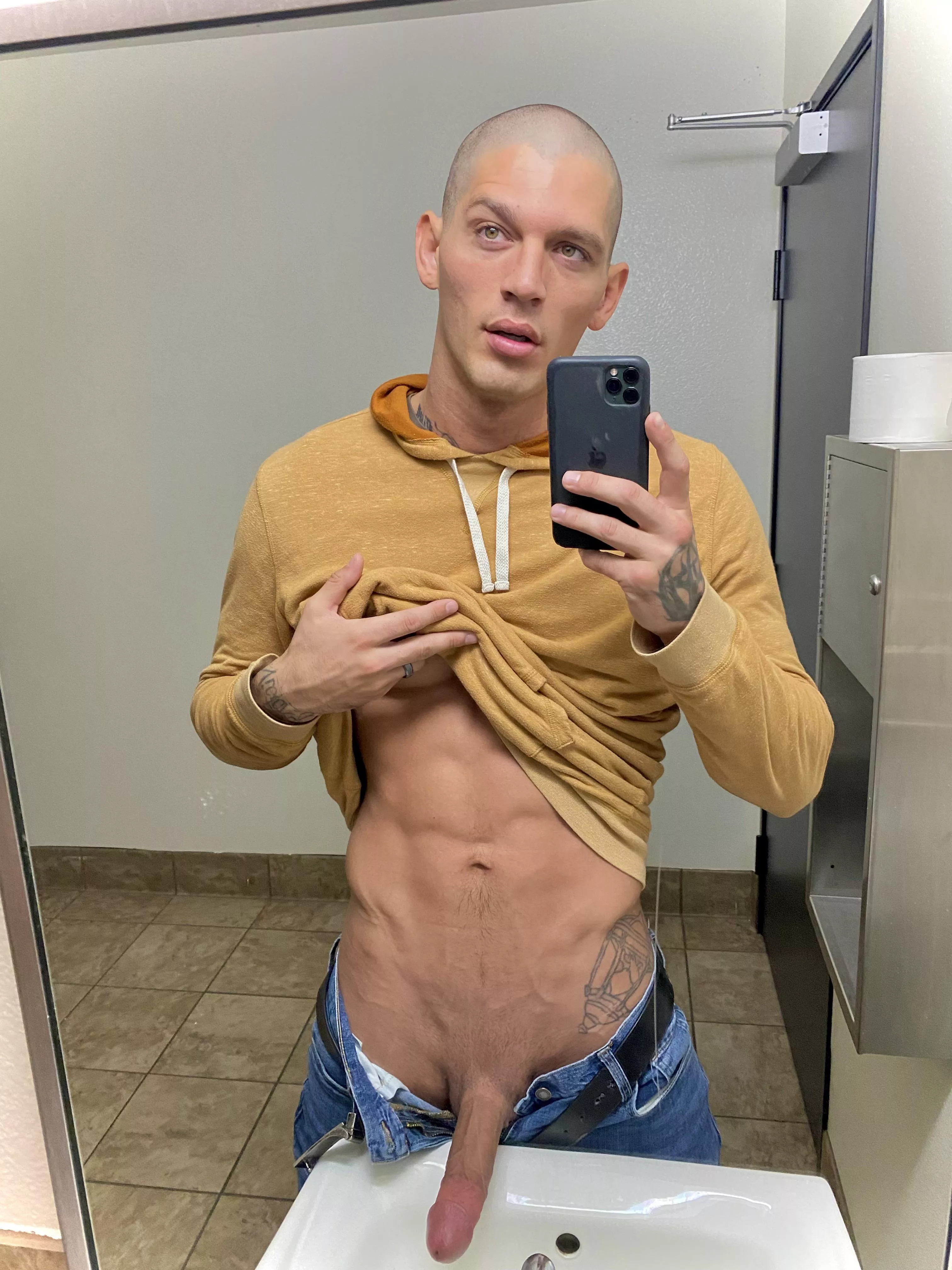 Happy Tuesday! DTF?? 😏