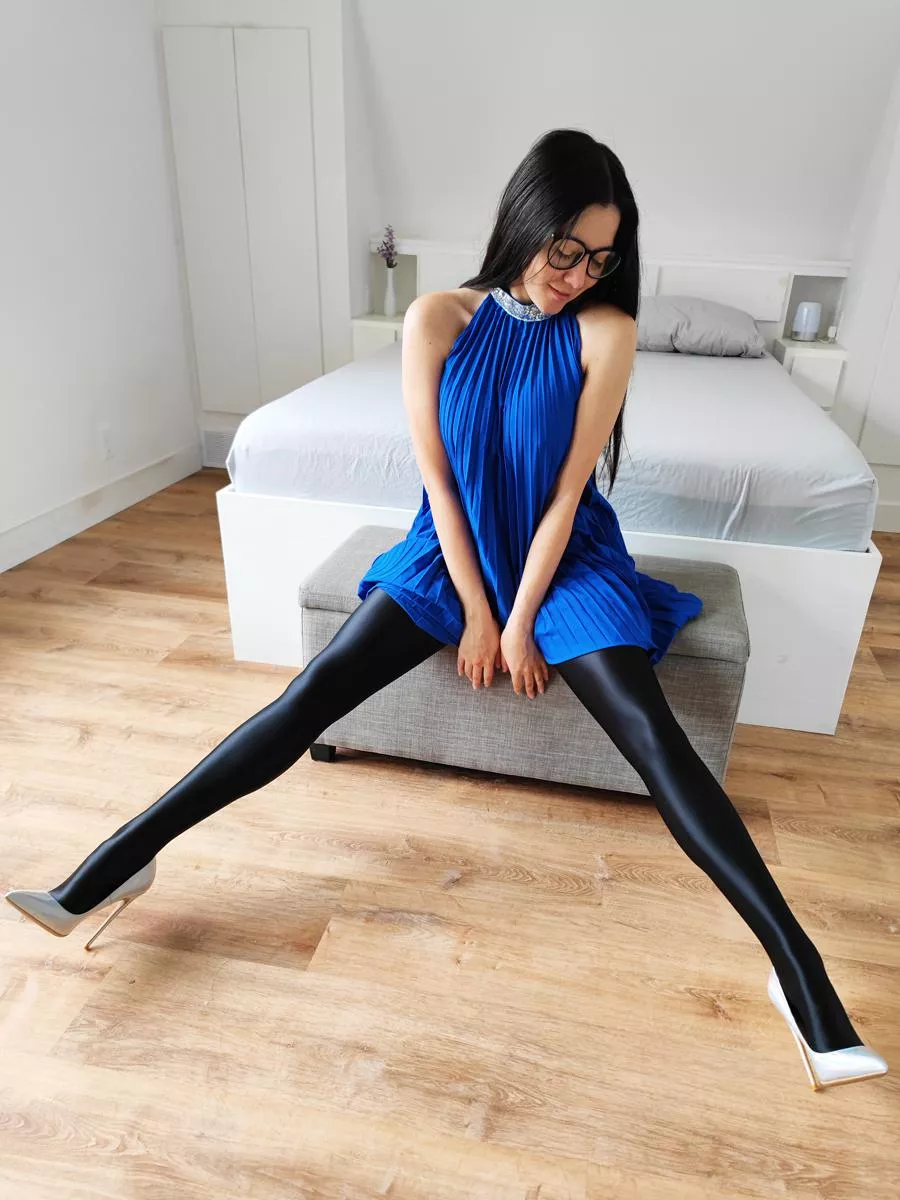 Jet black and shiny tights