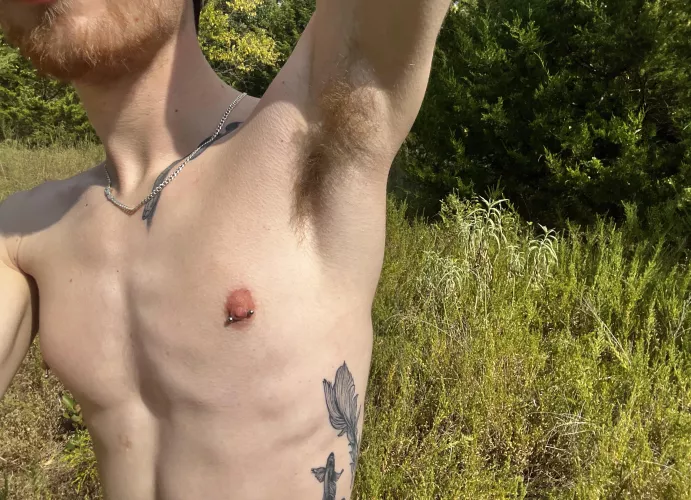 made sure not to wear deodorant😈