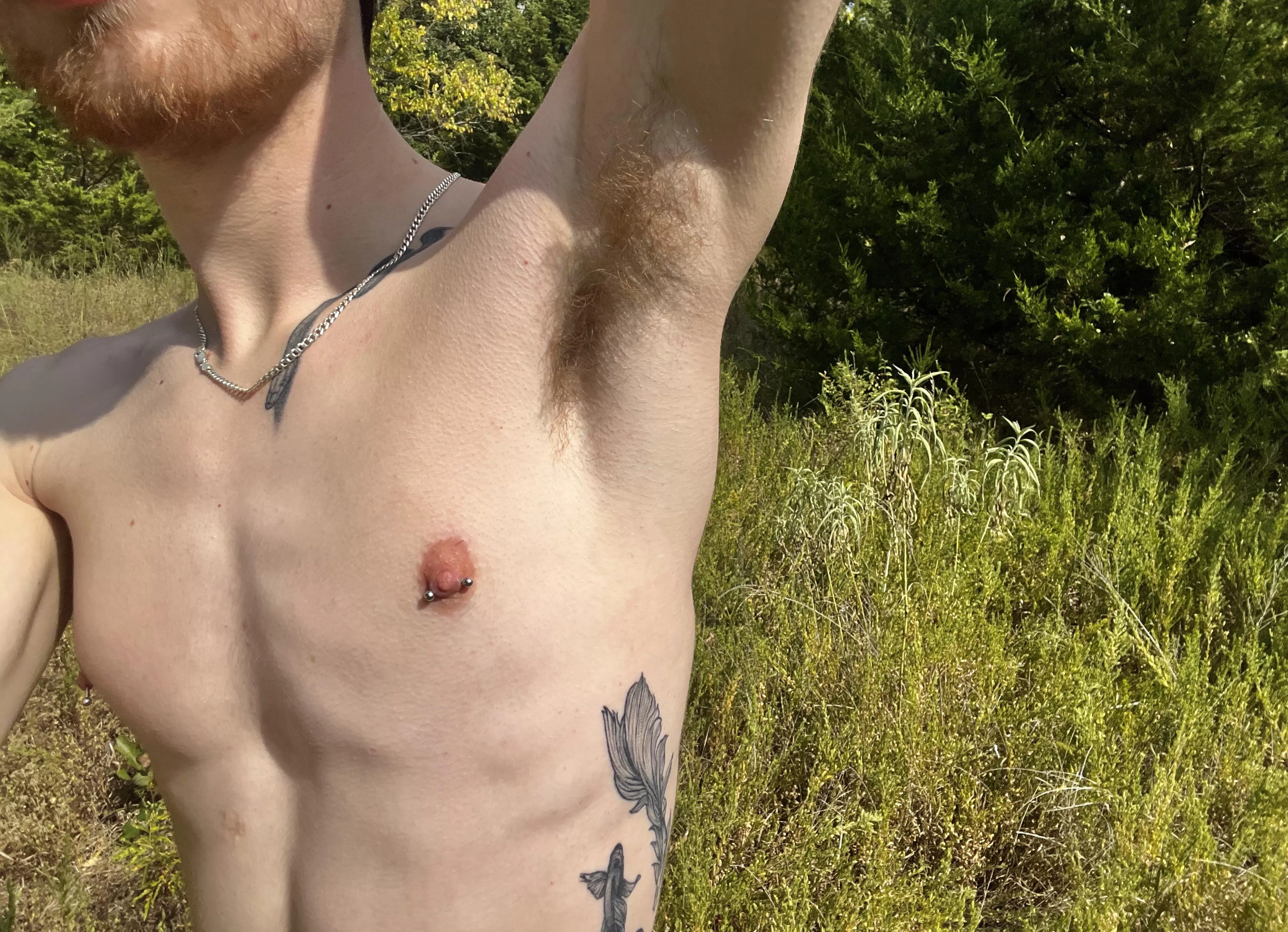 made sure not to wear deodorant😈