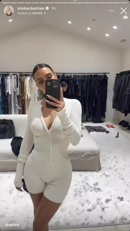 Pokies and camel toes