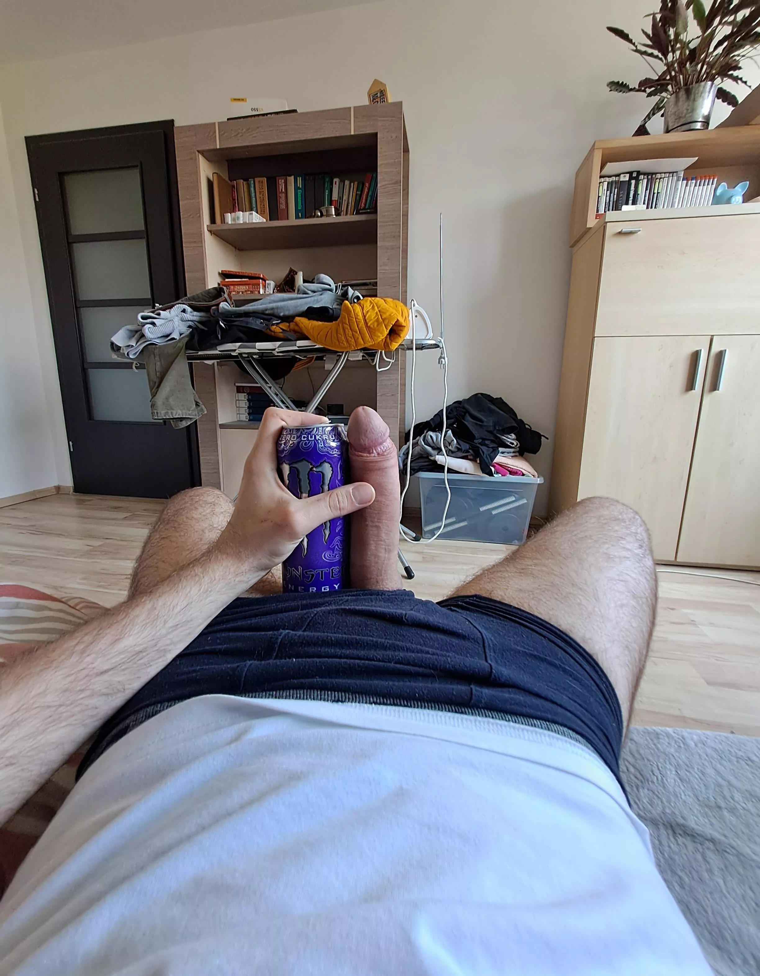 Upvote if im bigger than you 😏