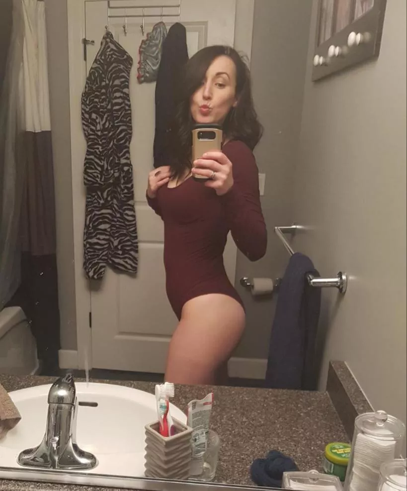 Who wants to cum on me?