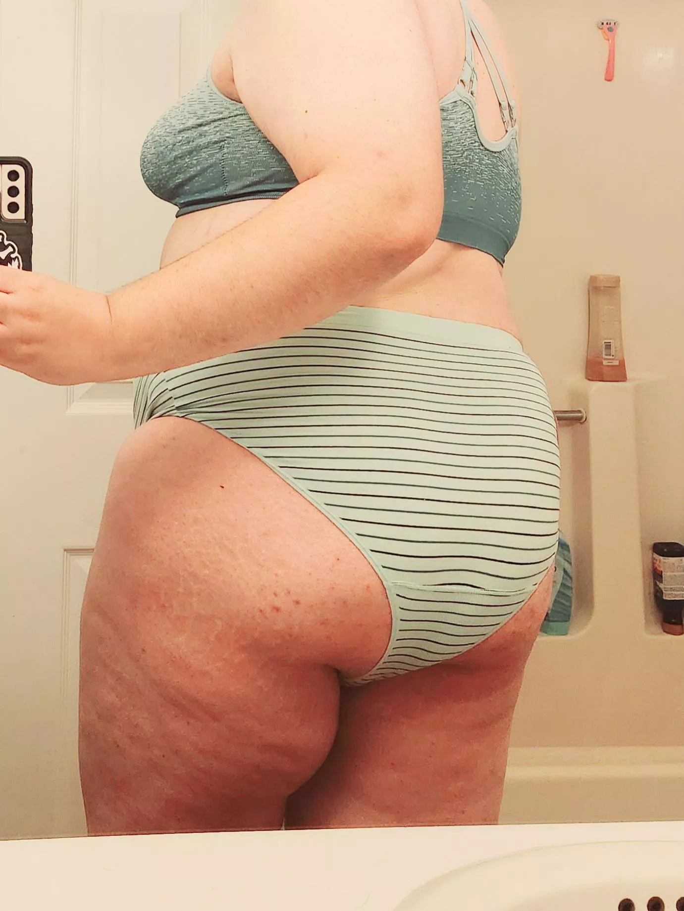 A guy told me I was too chubby for him so he ghosted me 😔