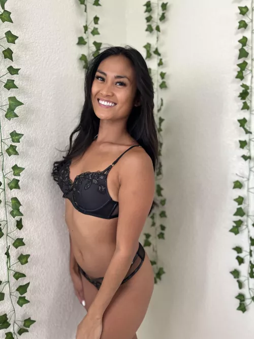 Am I hottest brunette?😏