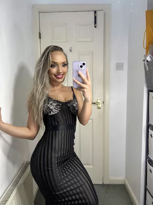 How would you feel if I was your girlfriend and we go on a date?