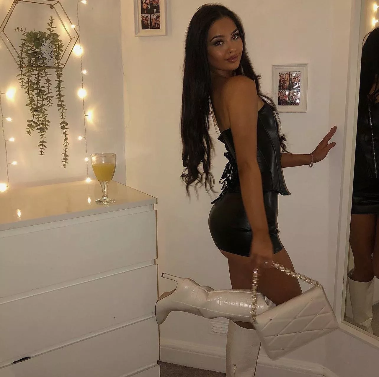 Leather chavs in boots get my dick up in the morning