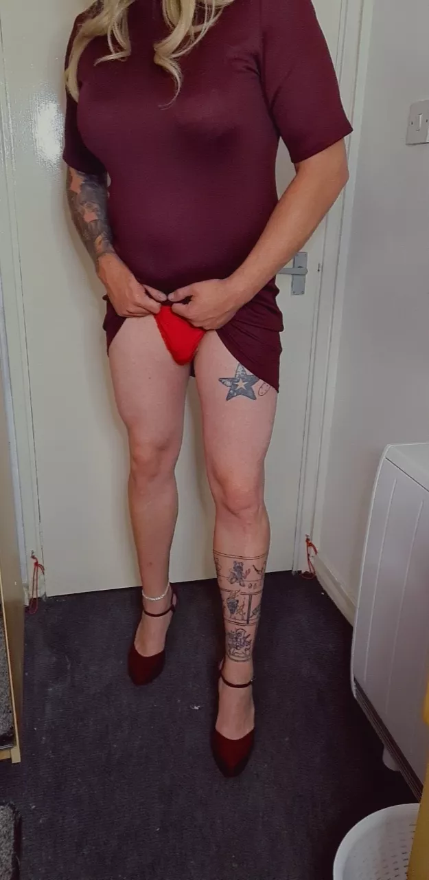 Love a little red thong xxxxx