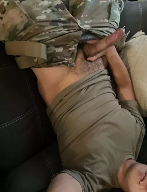 Needing a hot mouth and a tight hole to come home to after work (29)