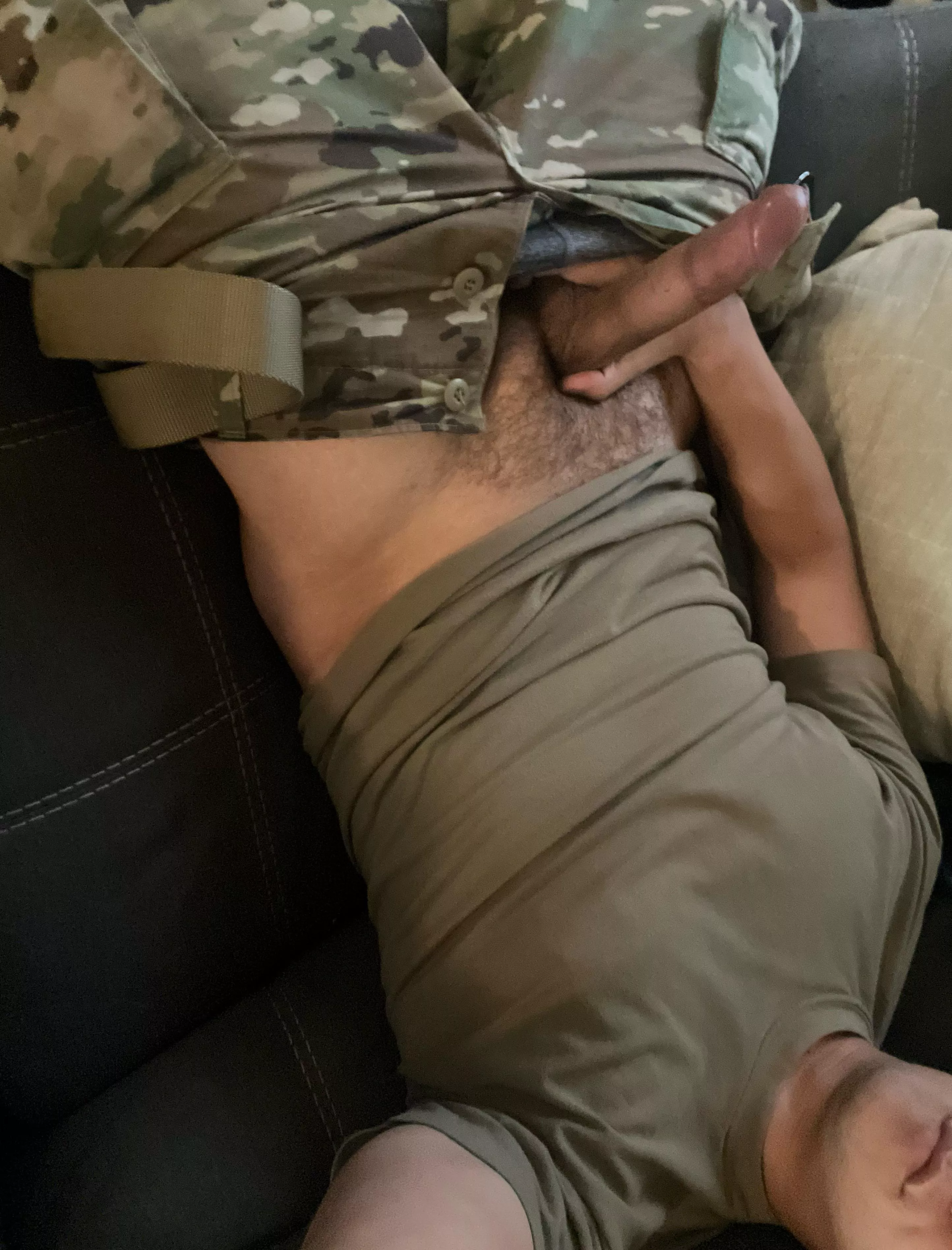 Needing a hot mouth and a tight hole to come home to after work (29)