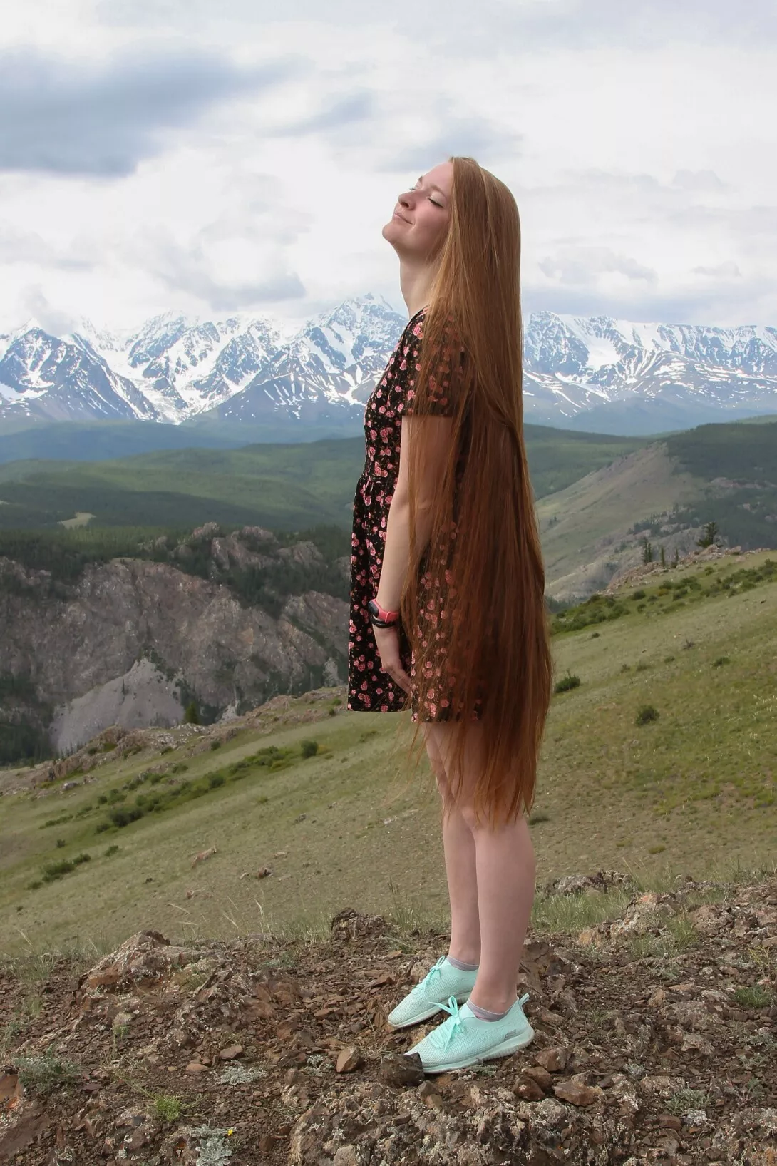 Rapunzel is here again✌️ almost knee length