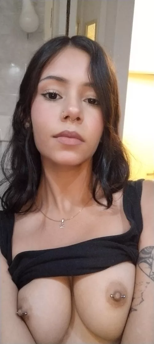 What's your opinion on Venezuelan girls?