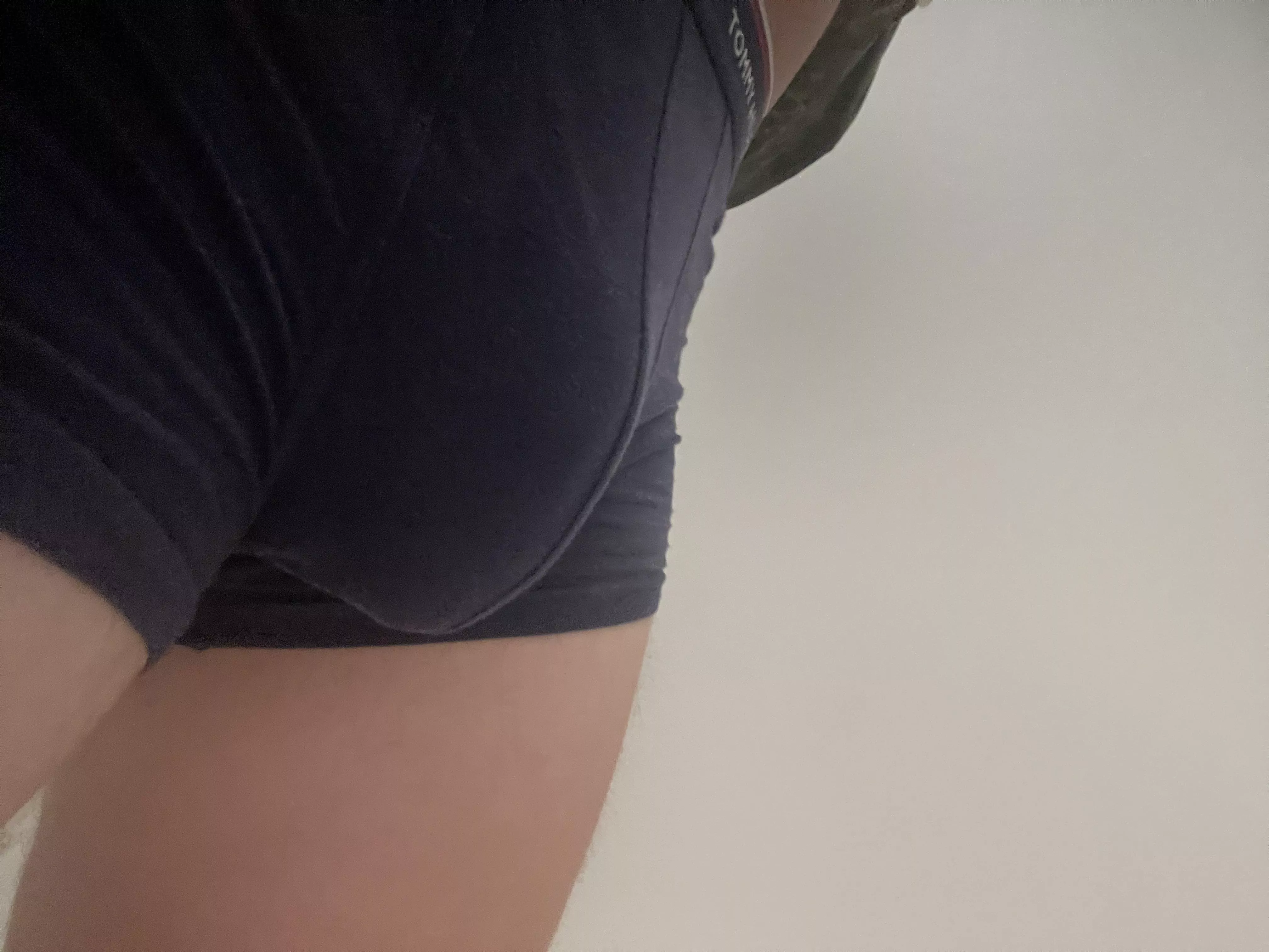 who wants to see without pants? bet i’m bigger, betting gf pics