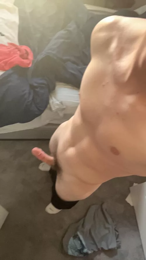 18 Any teens wanna jerk live hmu for snap