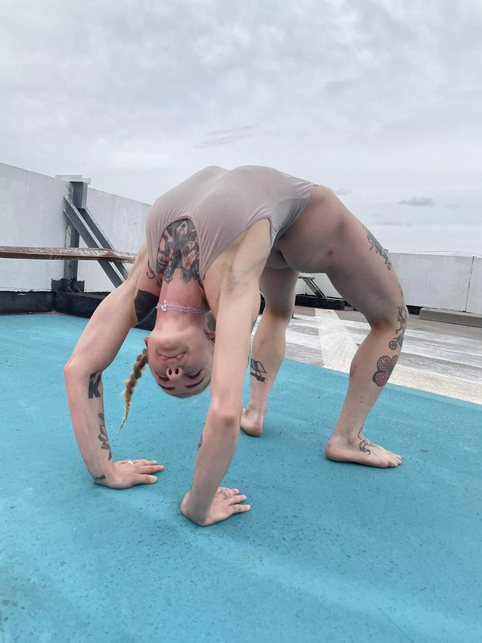 i carry most of my weight in my booty