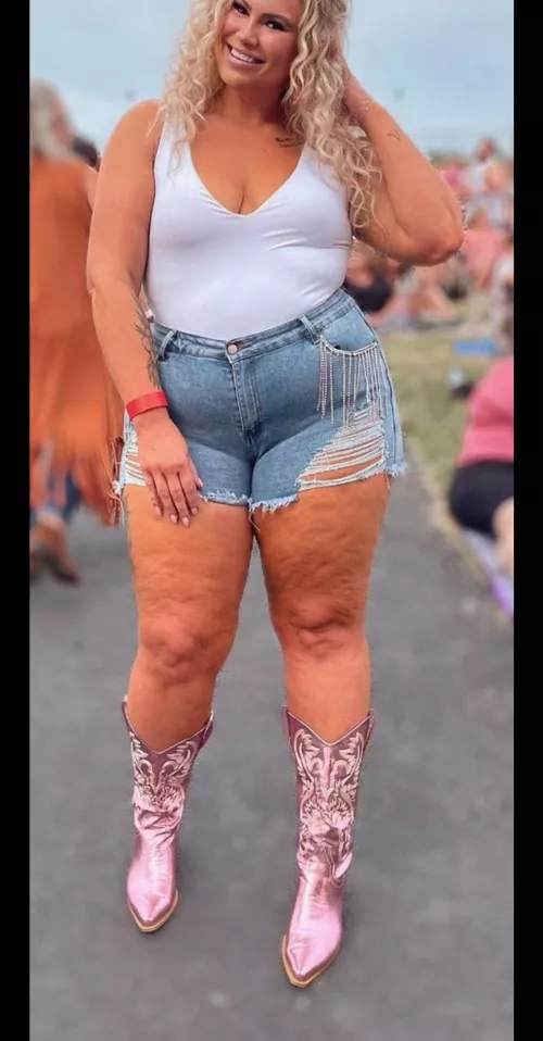 Loving All The Extra...