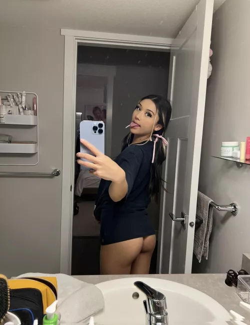 something is peeping out 💨