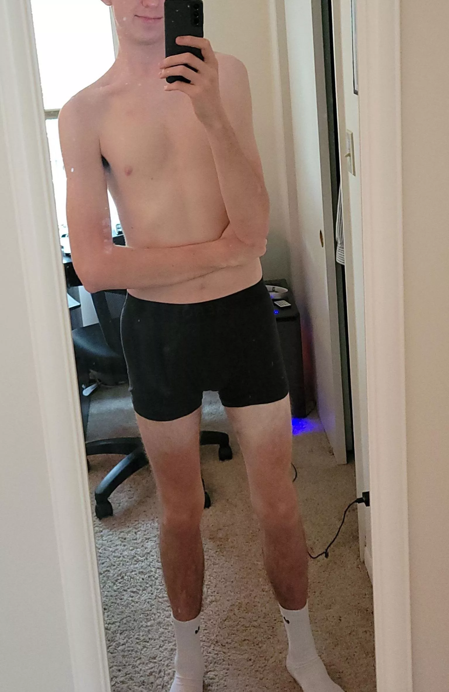 22 us, into guys 18–25 @devvvon.s