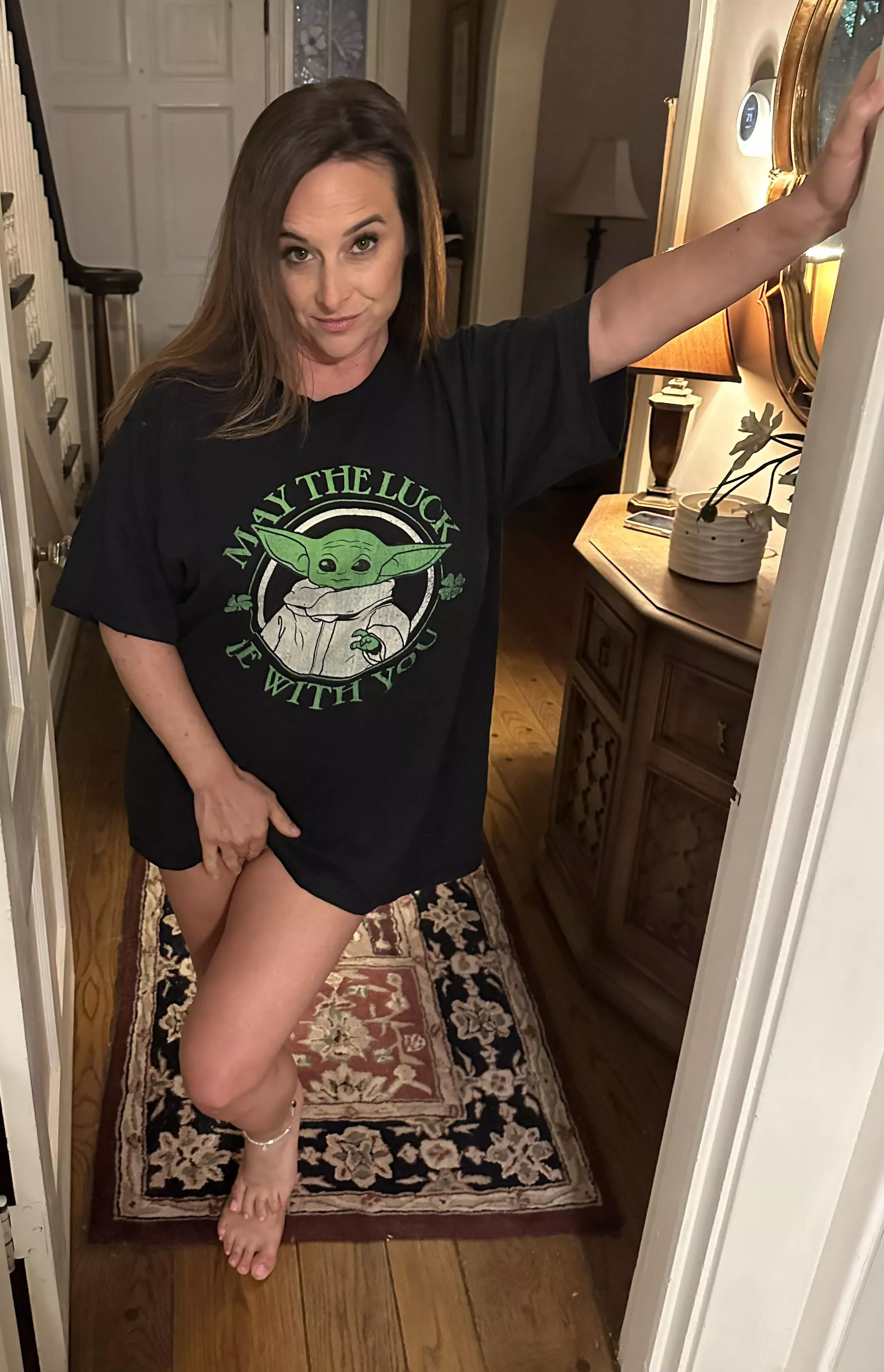 44yo Horny Milf Will Take off the Tshirt if you’re lucky