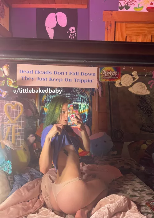 can we hangout in my room? 🥰