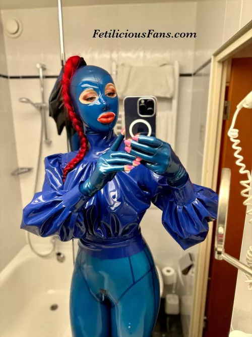 Going out in full rubber during the EFM23 💙