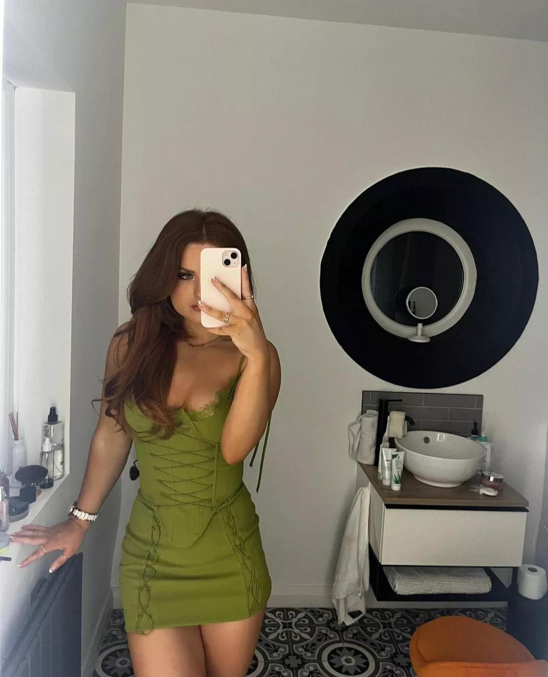 Irish redhead looking 🔥, would you?