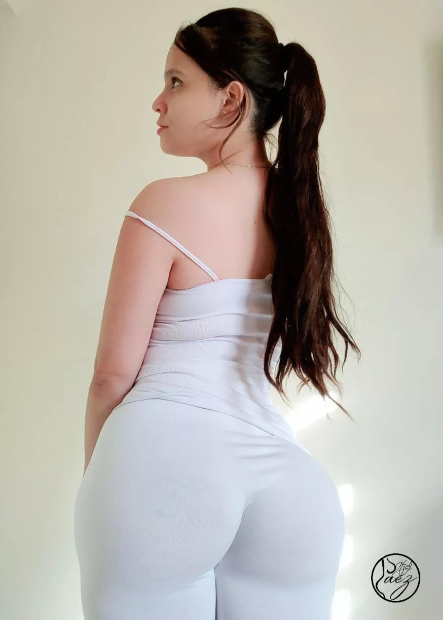 Let me know what you like about this latin booty