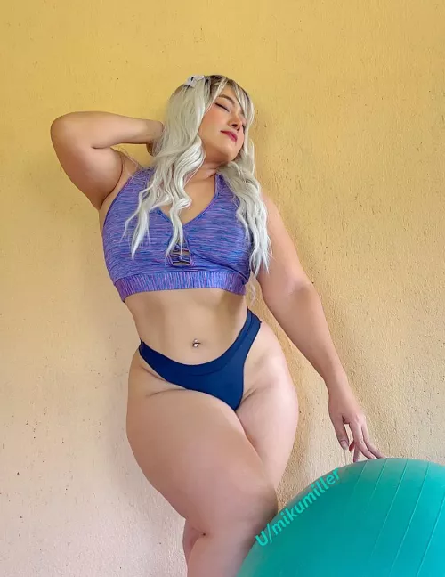 Maybe what you need now is to relax and slide in these curves🙈