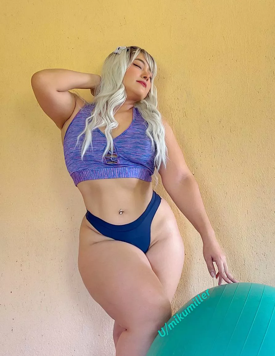 Maybe what you need now is to relax and slide in these curves🙈