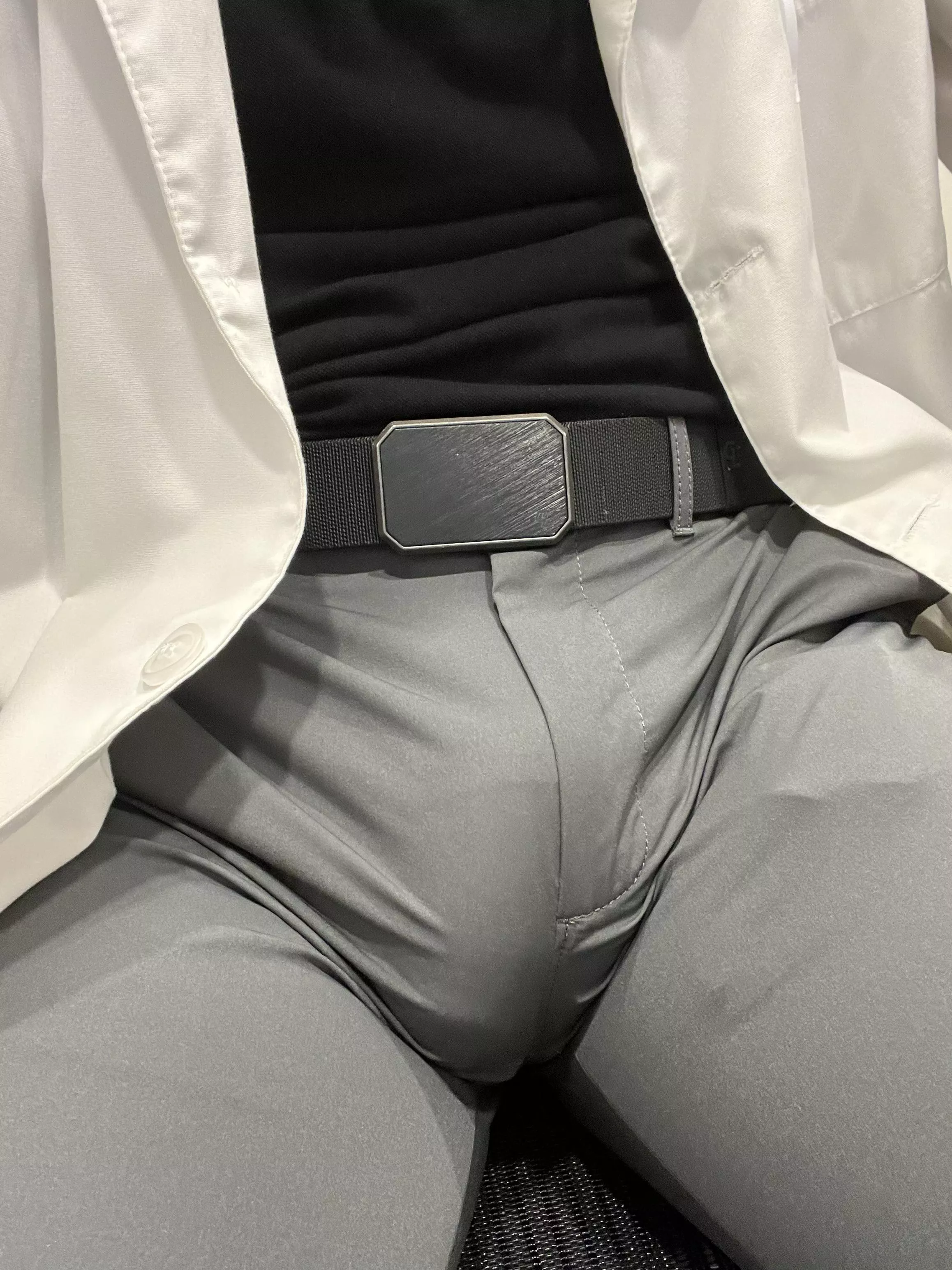 My nurses always compliment my gray pants when I wear them 🤔