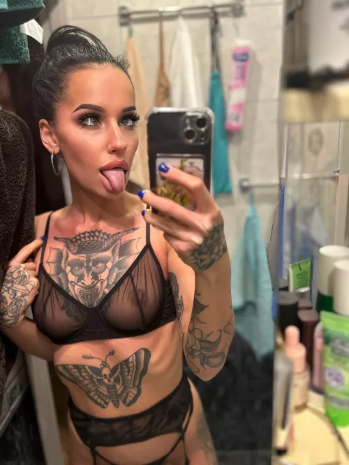 Ops..! did u see it 🙈🤪