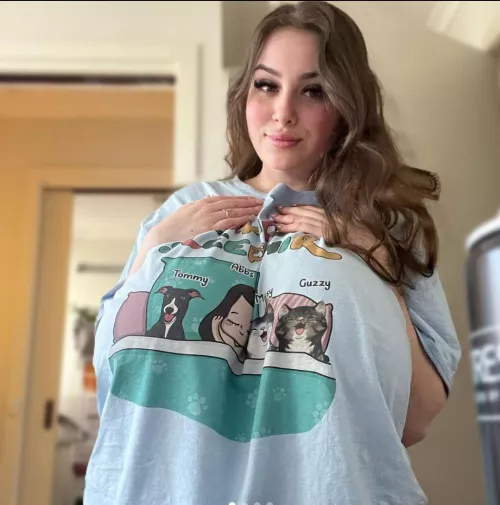 Oversized shirts still can't hide em