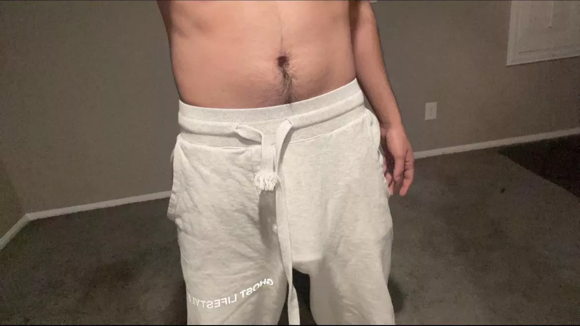 Should I wear sweatpants in public ?