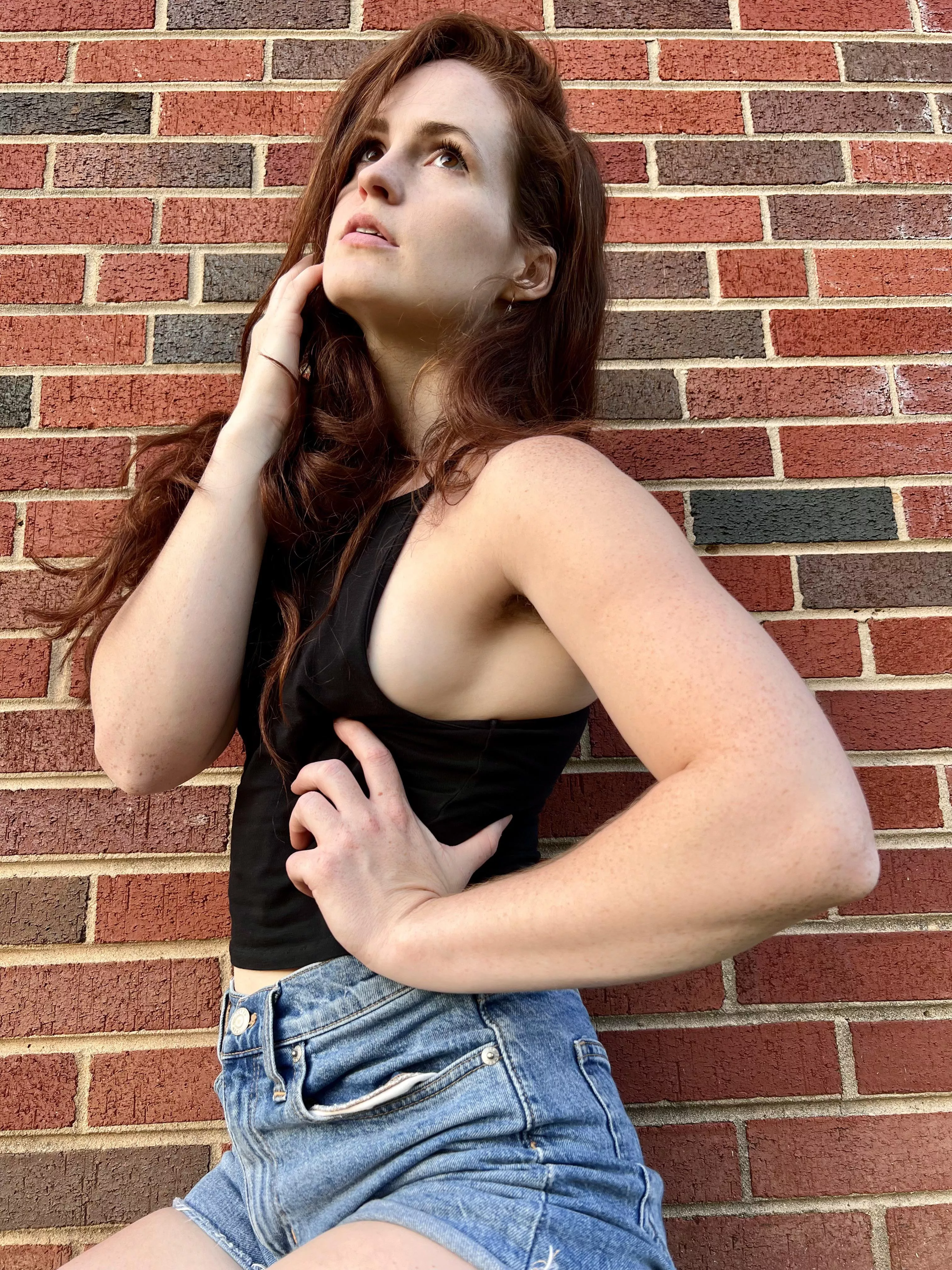 The subtle side boob is GIVING