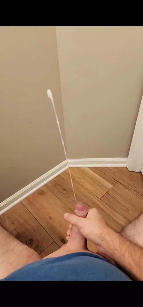 Thick cock squirting huge cumshots.. full videos to proove..