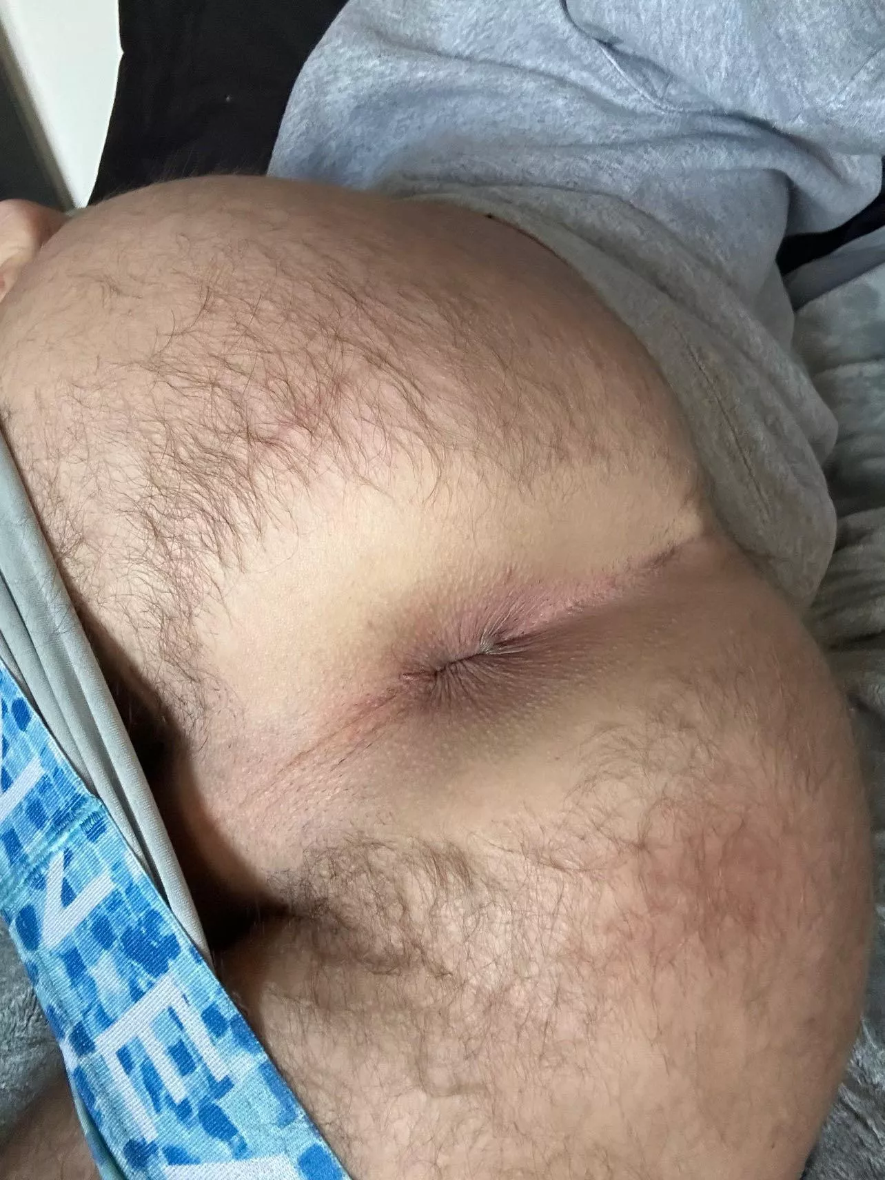 who likes hairy cheeks?