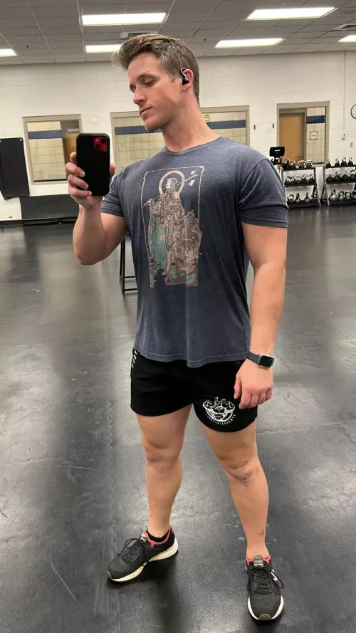 Been spending a lot of time with gym lately, probably my strongest relationship right now